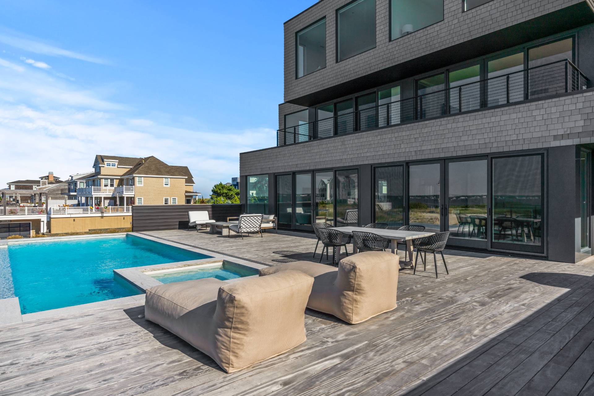 780 DUNE RD