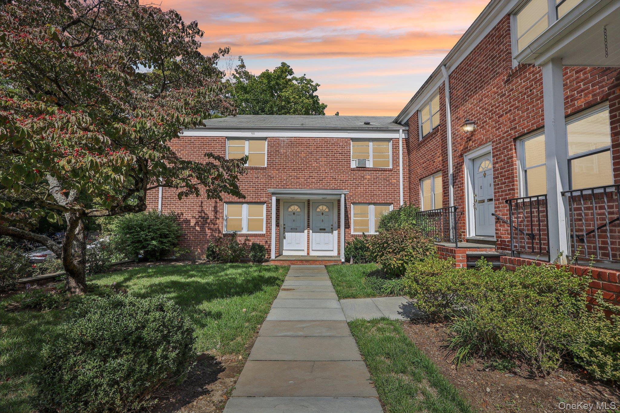 24 Wappanocca Avenue Unit: B