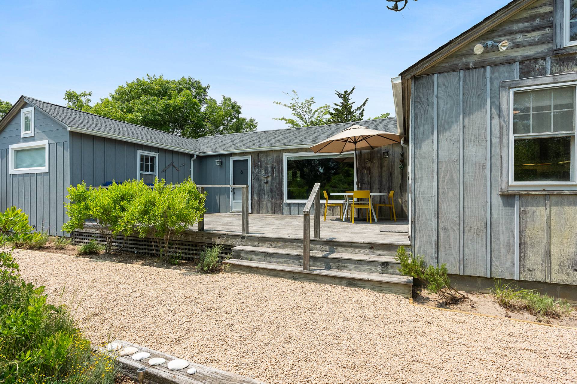 28 BEACH AVE