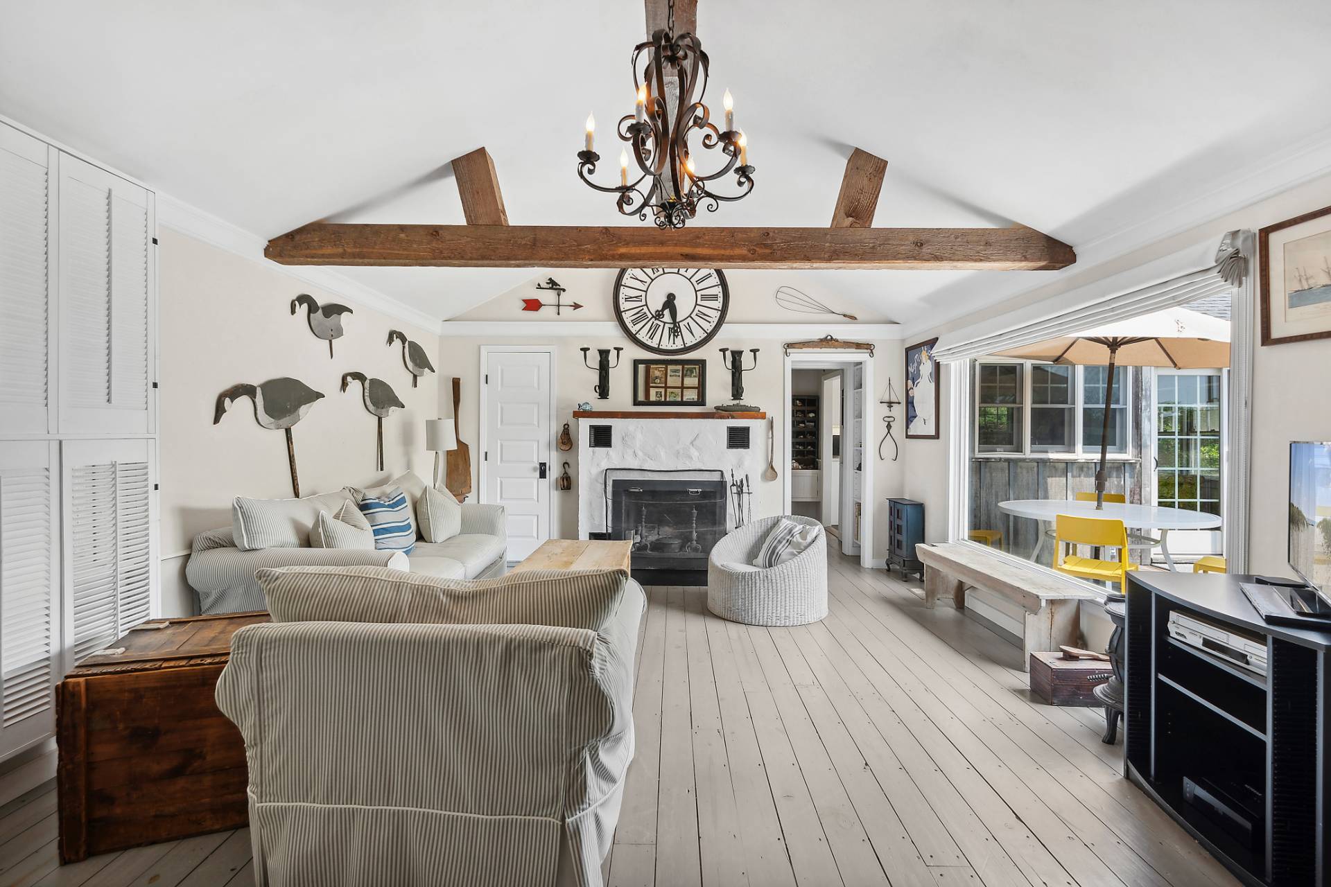 28 BEACH AVE