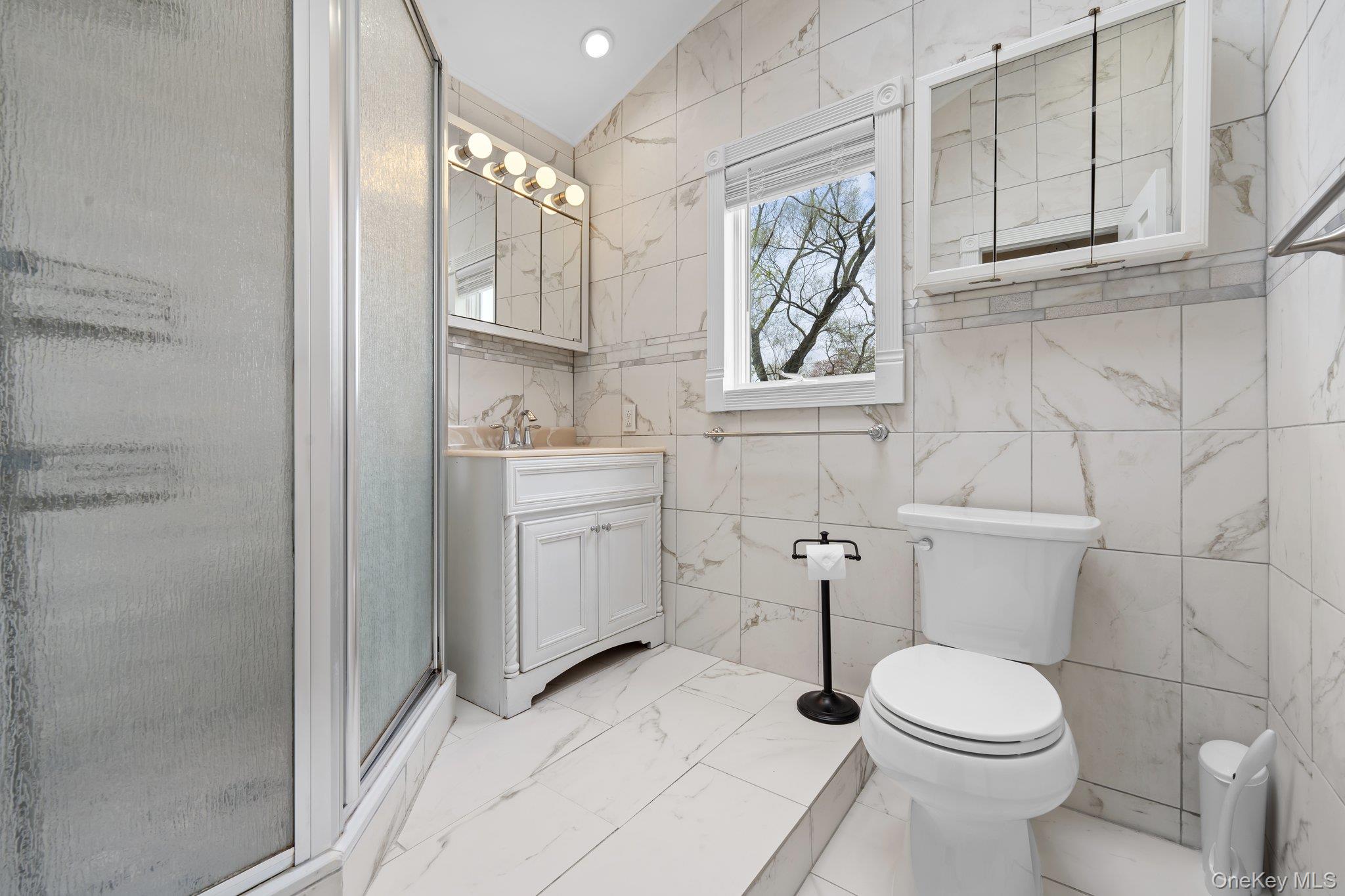 172 Front Avenue Unit: 1