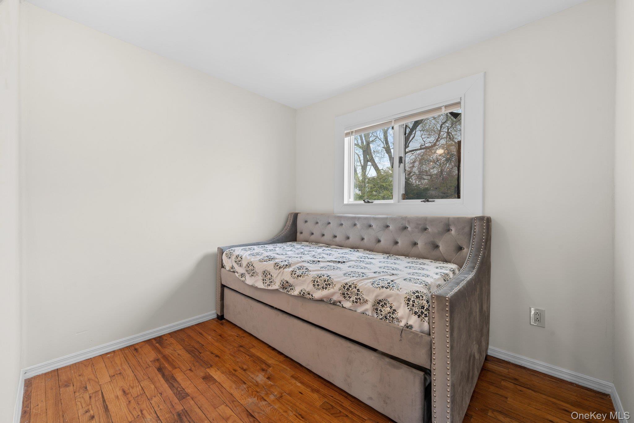 172 Front Avenue Unit: 1