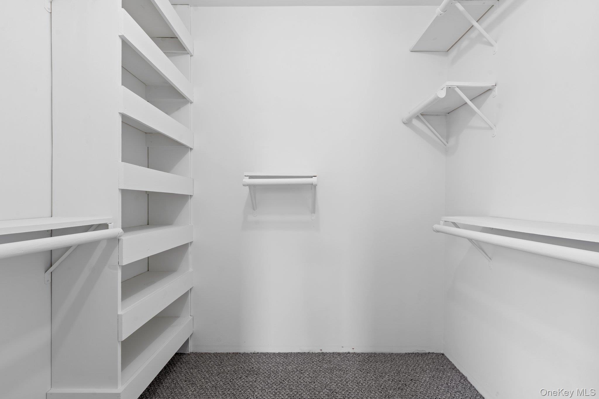 172 Front Avenue Unit: 1