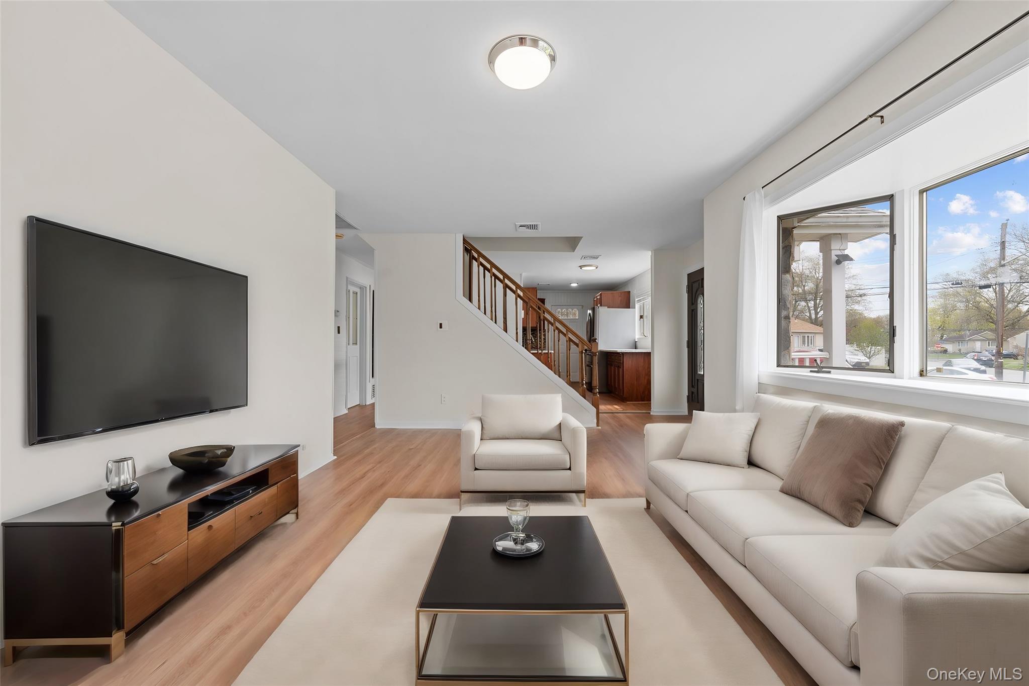 172 Front Avenue Unit: 1