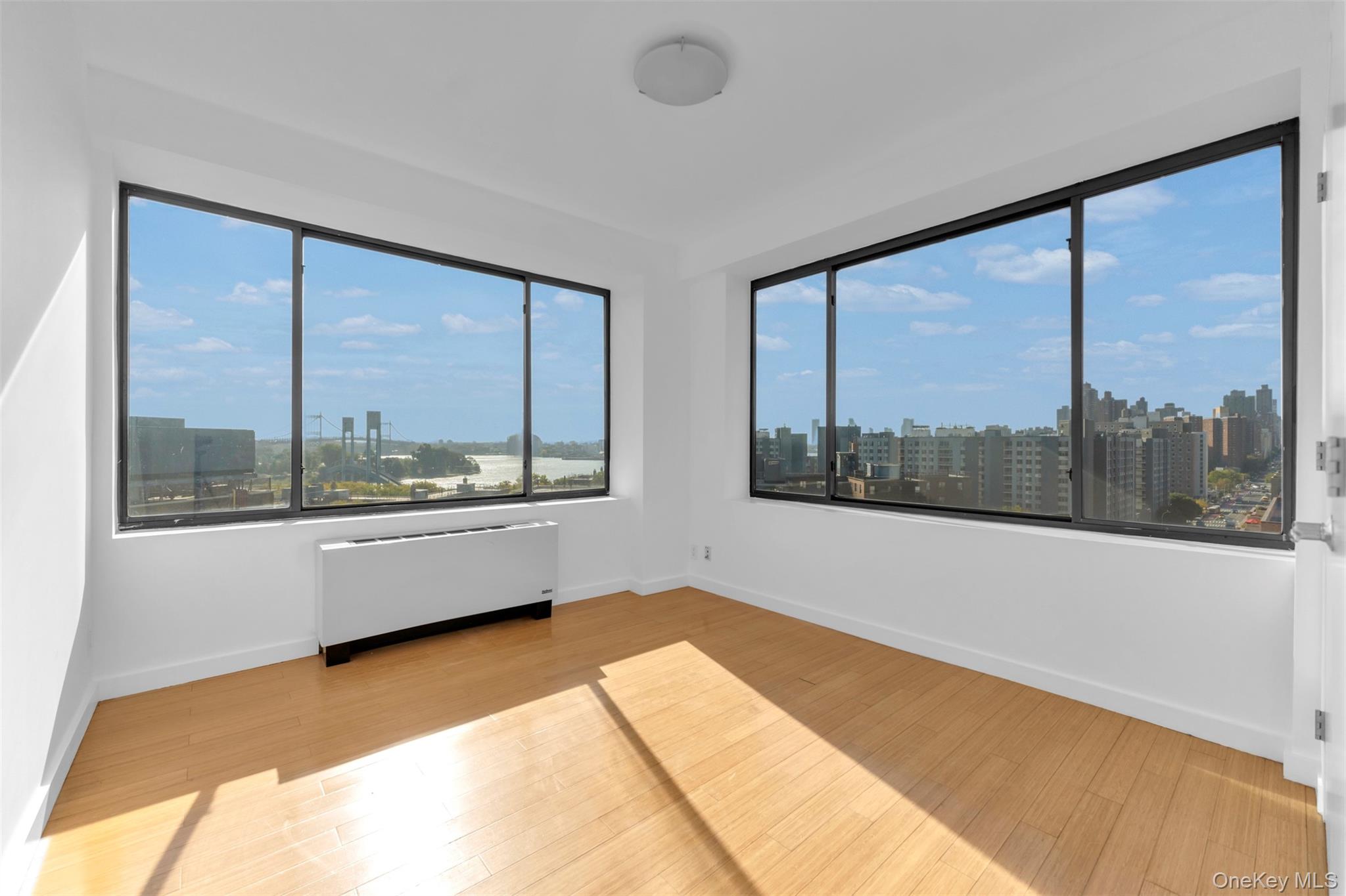 353 104 Street E Unit: PH2