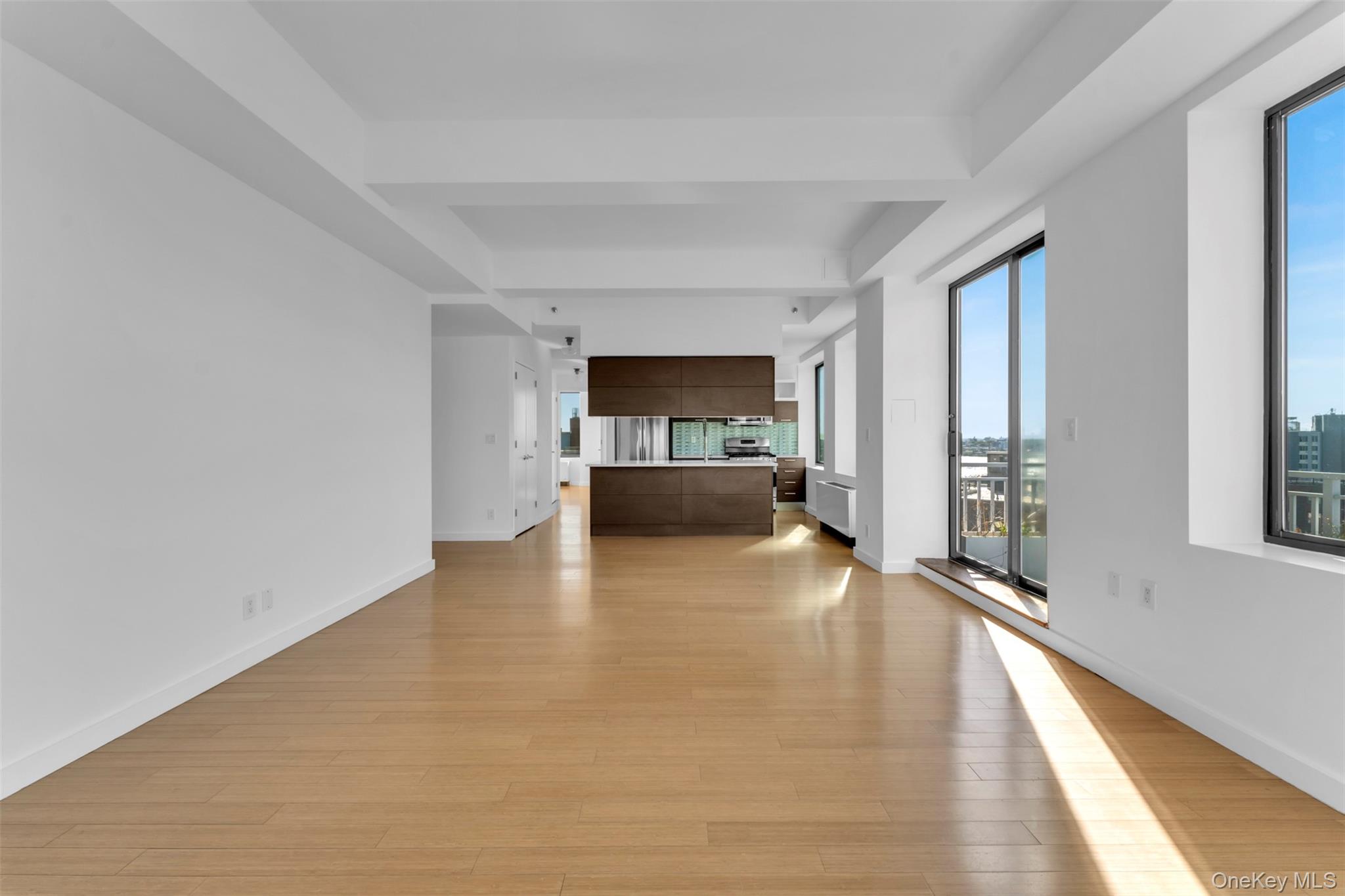 353 104 Street E Unit: PH2