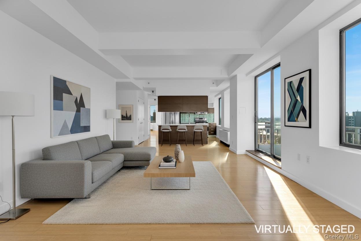 353 104 Street E Unit: PH2