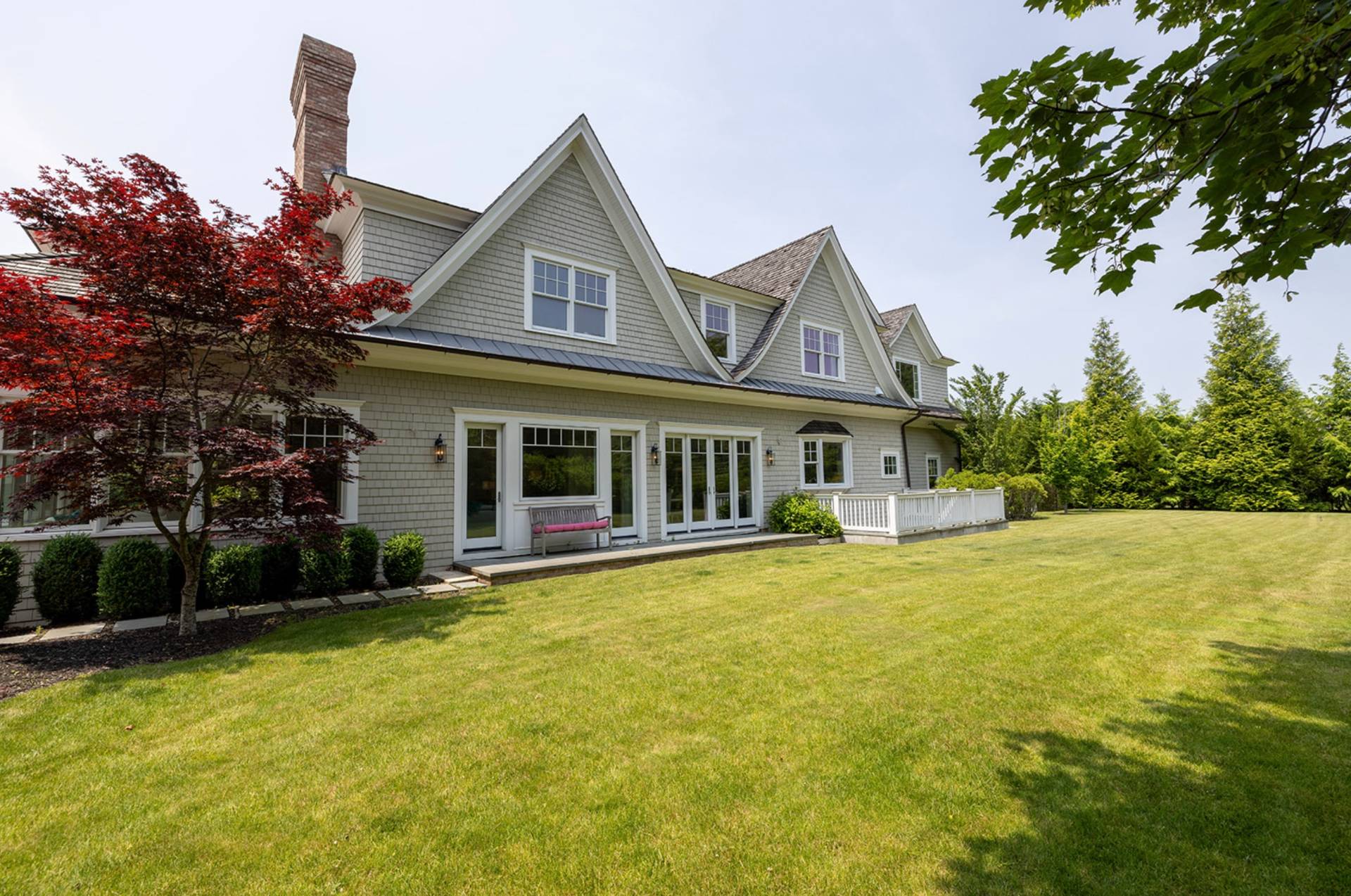 54 LEE AVE
