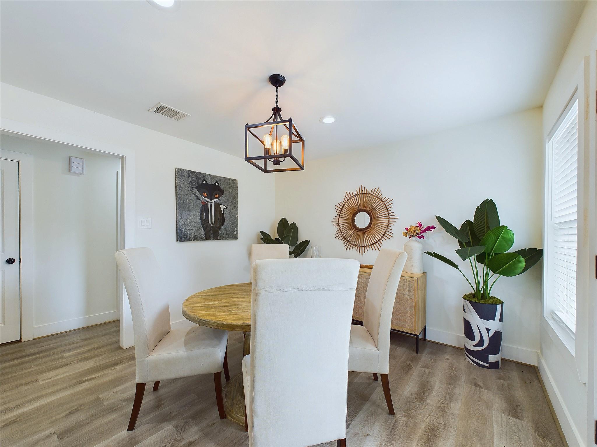 7609 Amelia Road