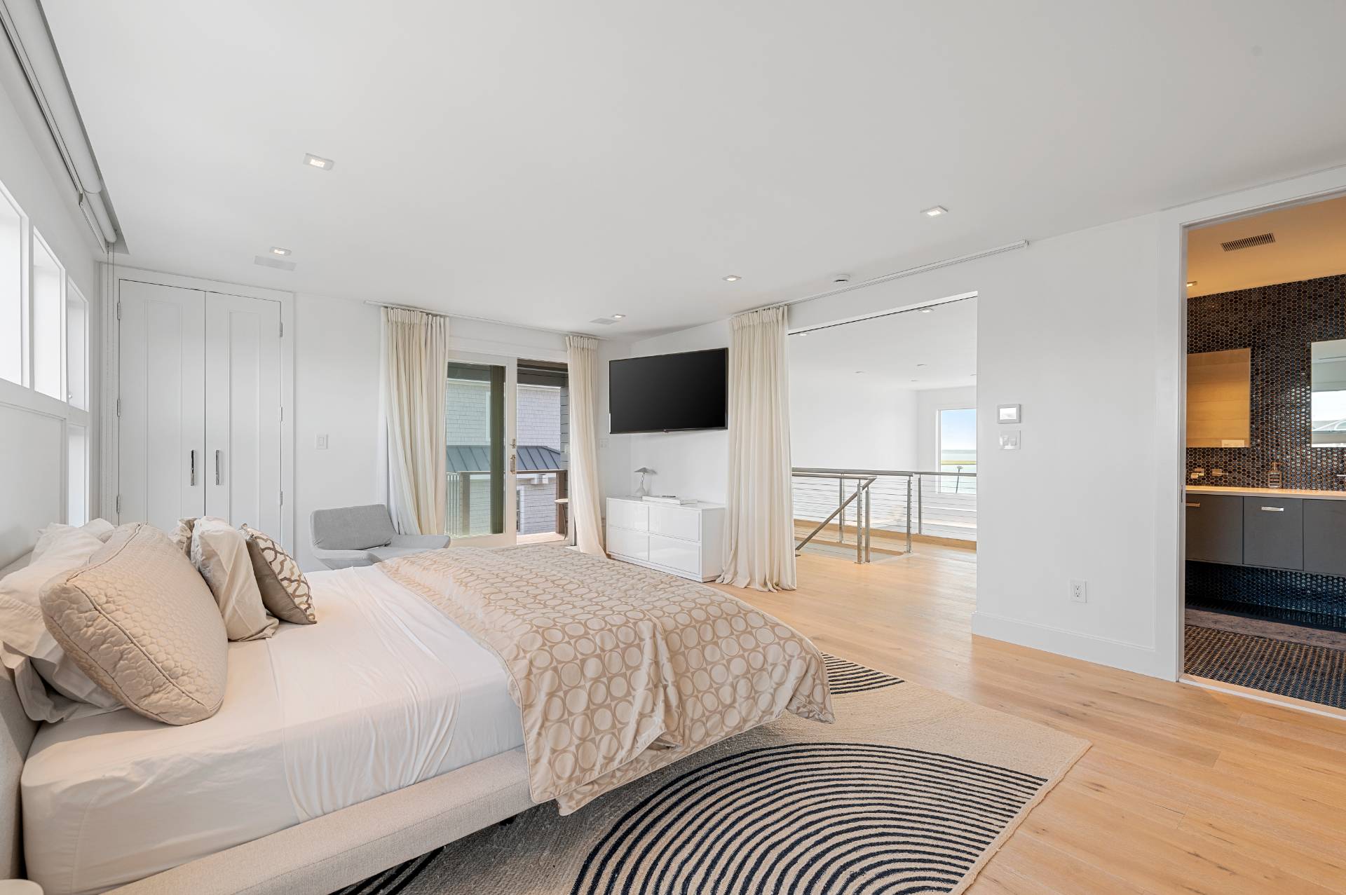 846 DUNE RD
