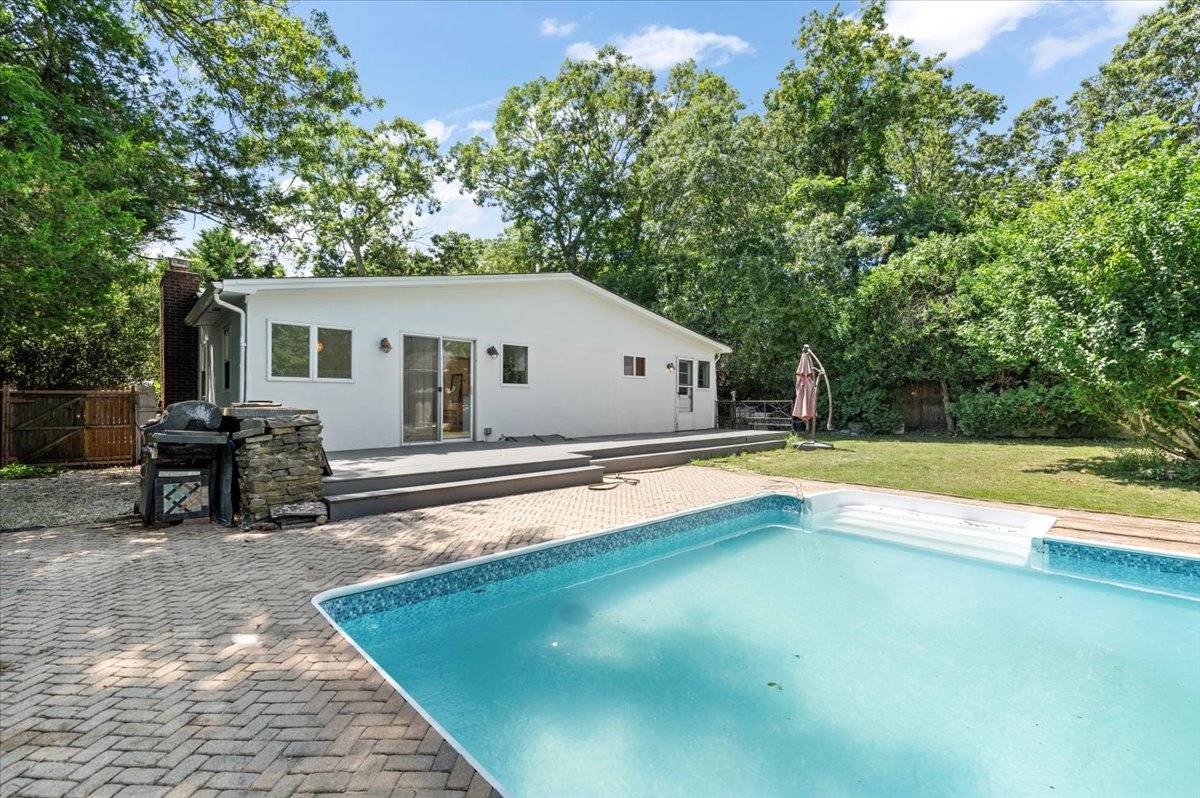 56 W DONELLAN RD