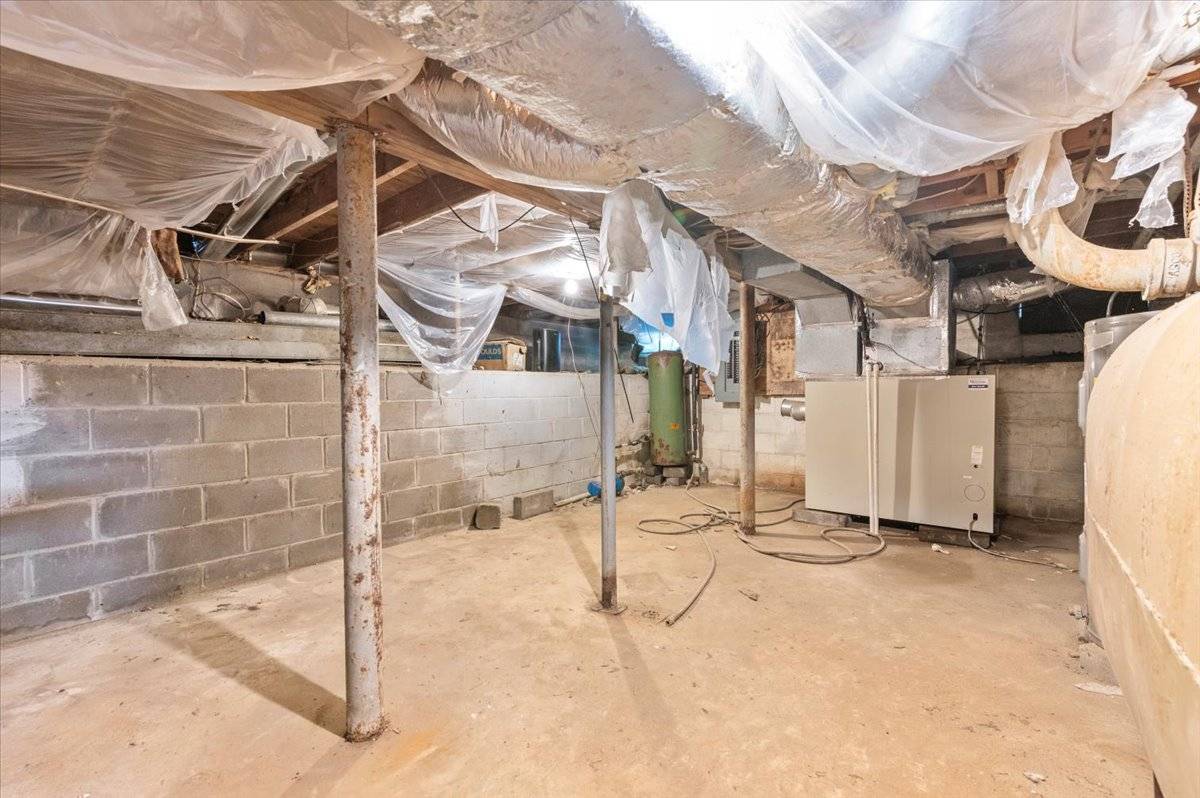 56 W DONELLAN RD