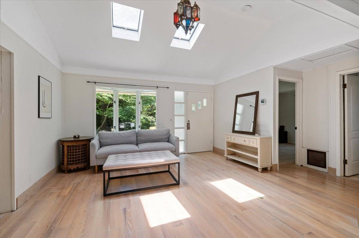 56 W DONELLAN RD