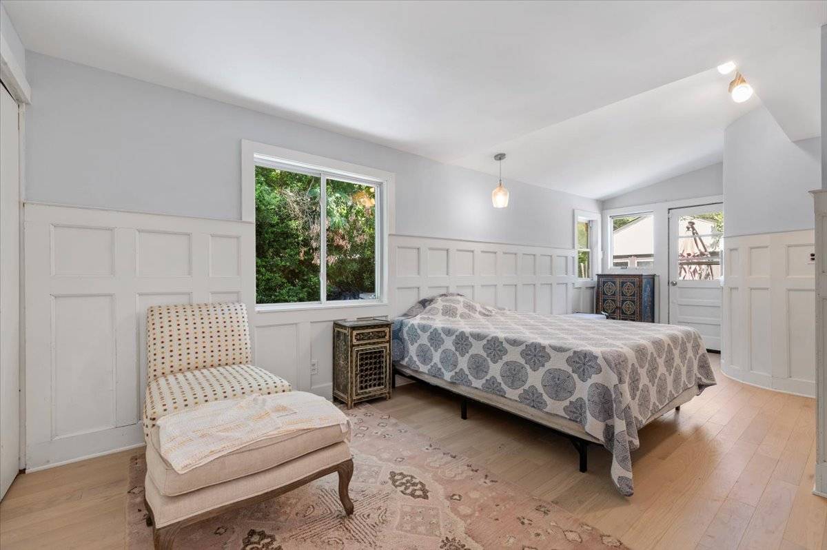 56 W DONELLAN RD