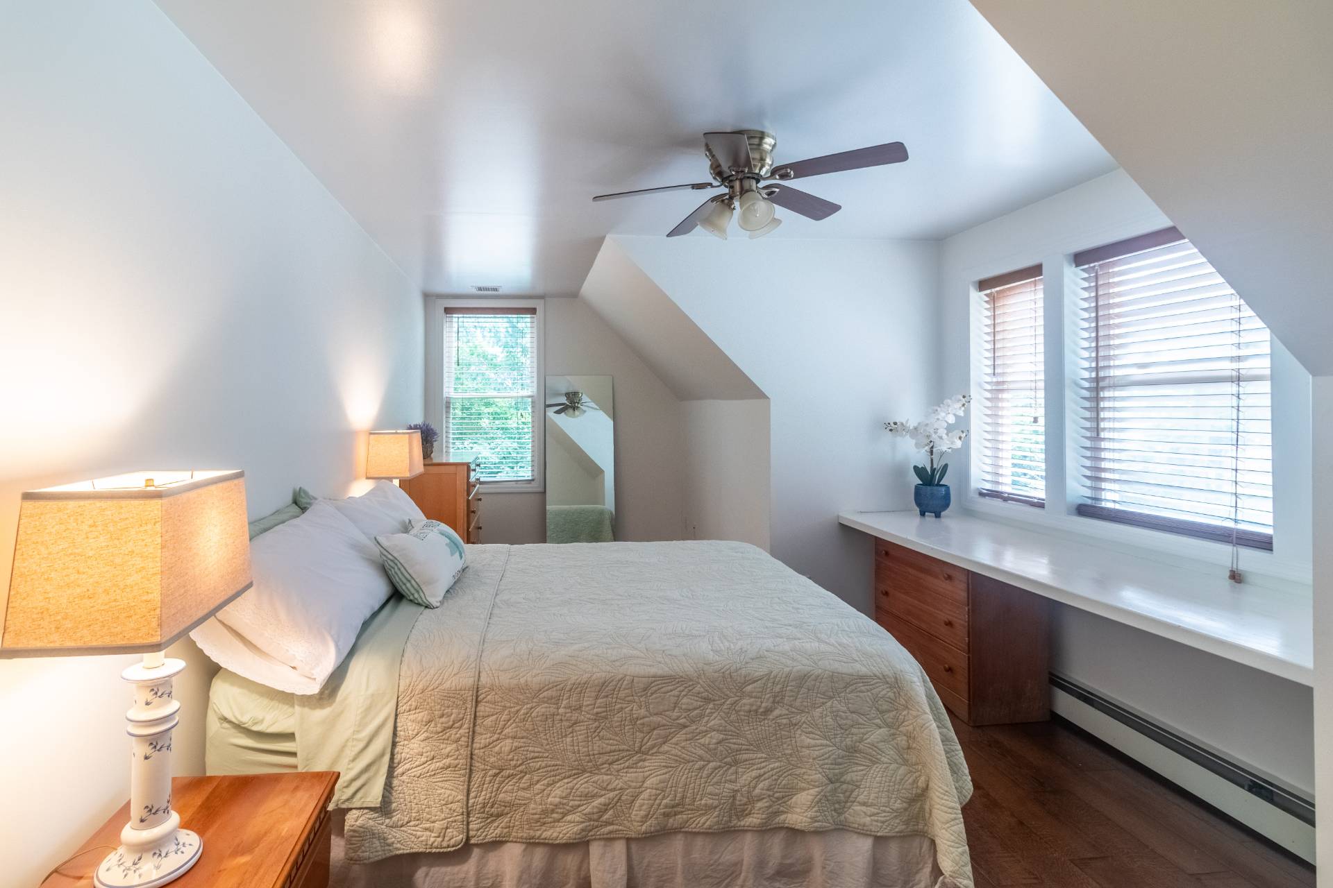 28 Bayview ave
