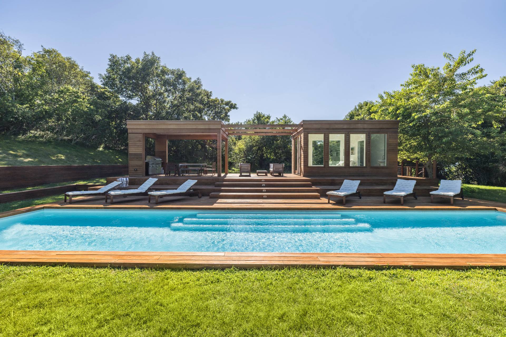 10 CAPTAIN BALFOUR WAY