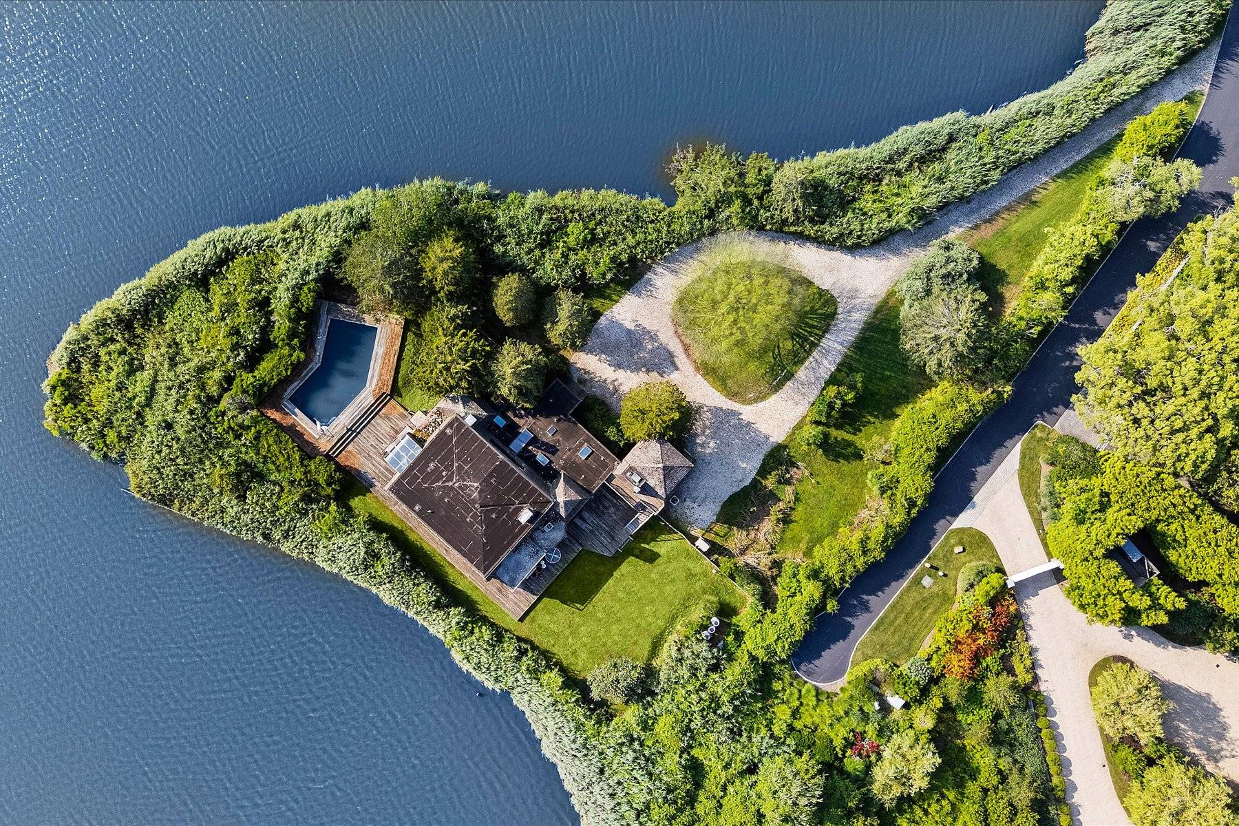 104 COBB ISLE RD