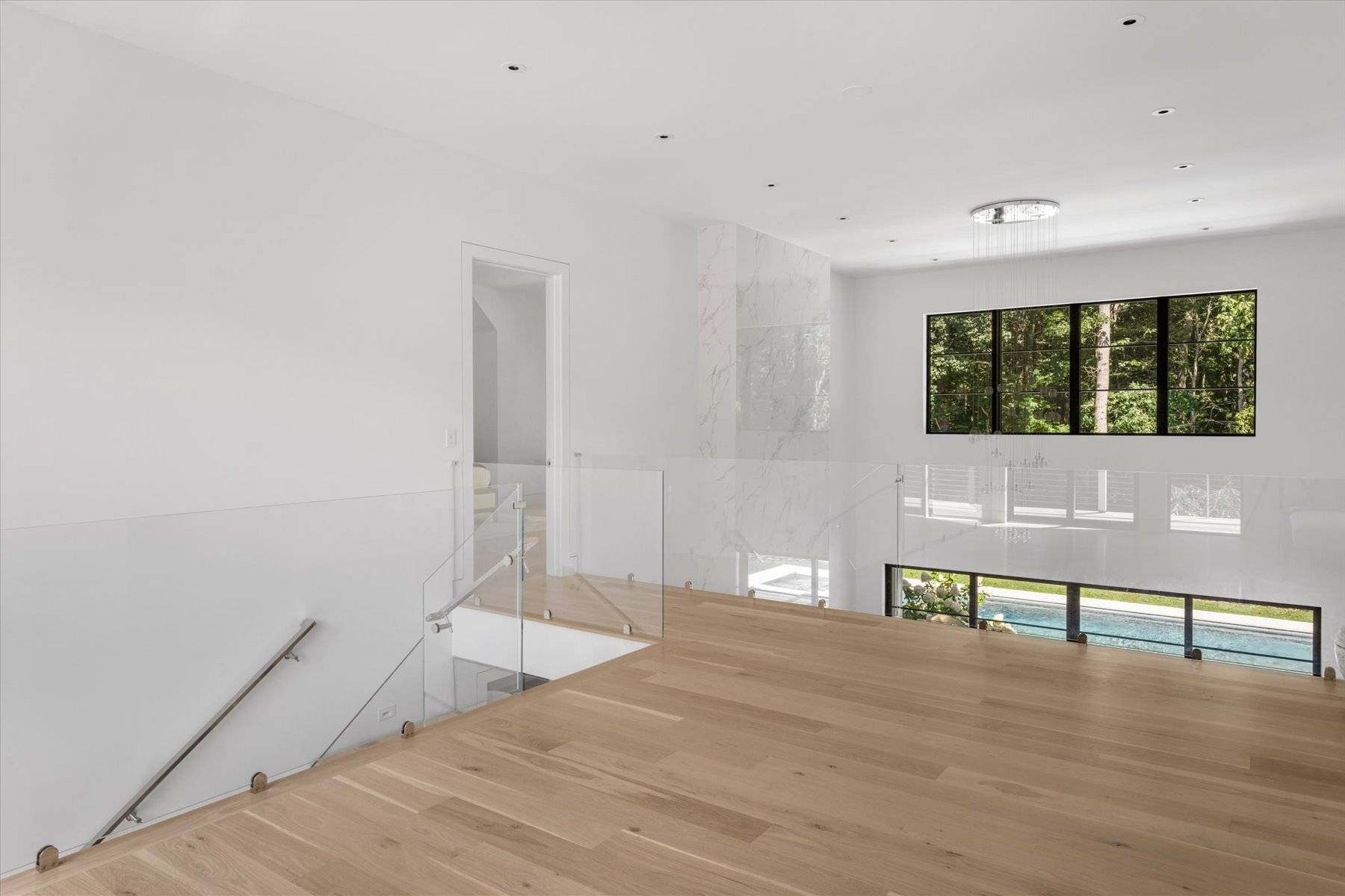 6 SAWMILL LN