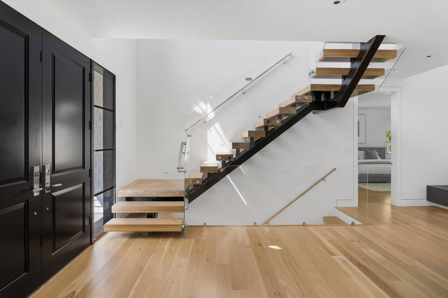6 SAWMILL LN