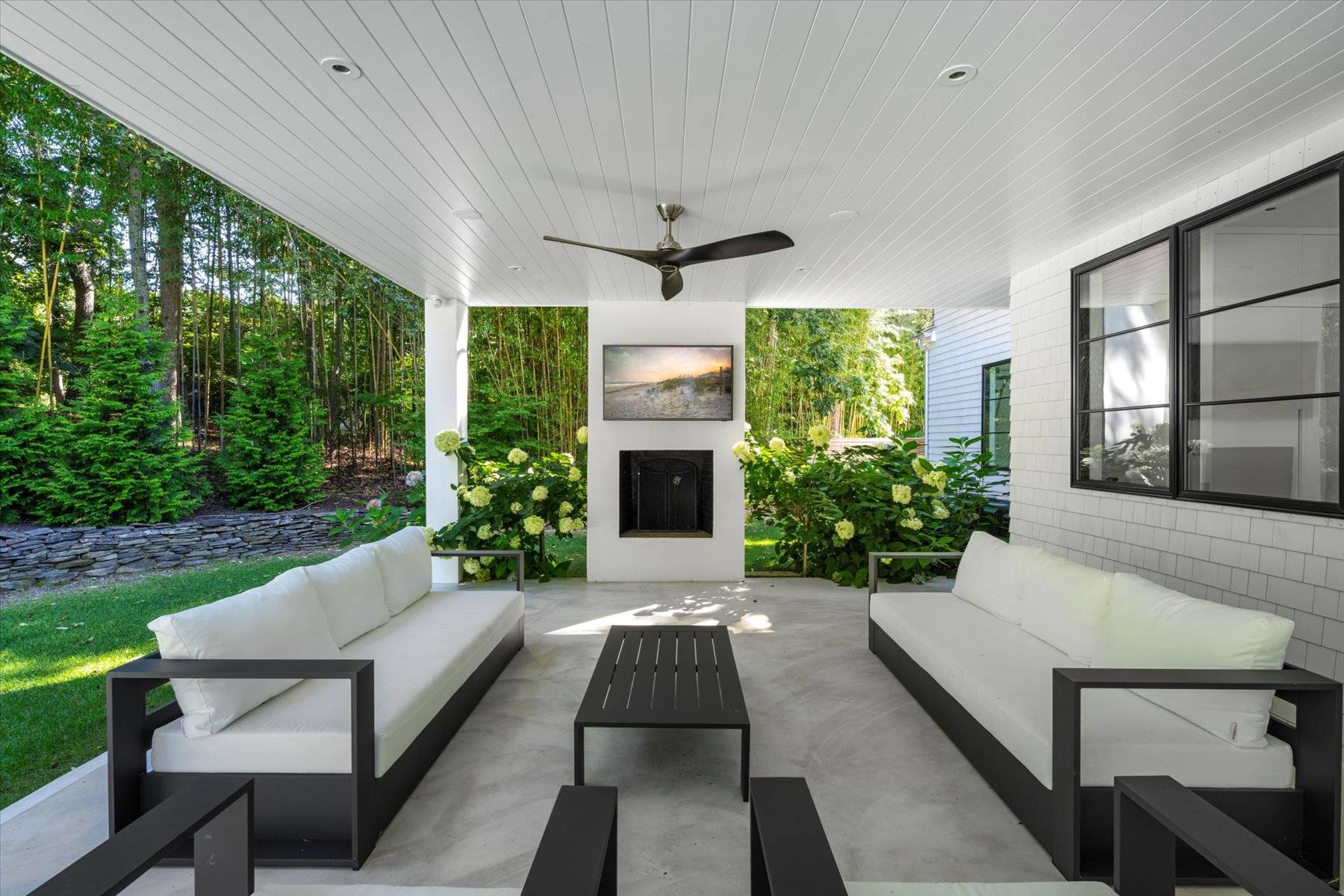 6 SAWMILL LN