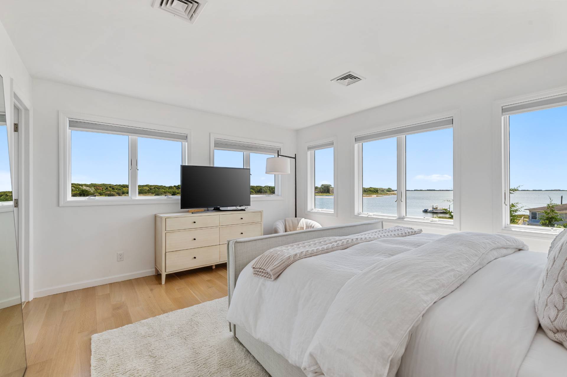 106 LITTLE NECK RD
