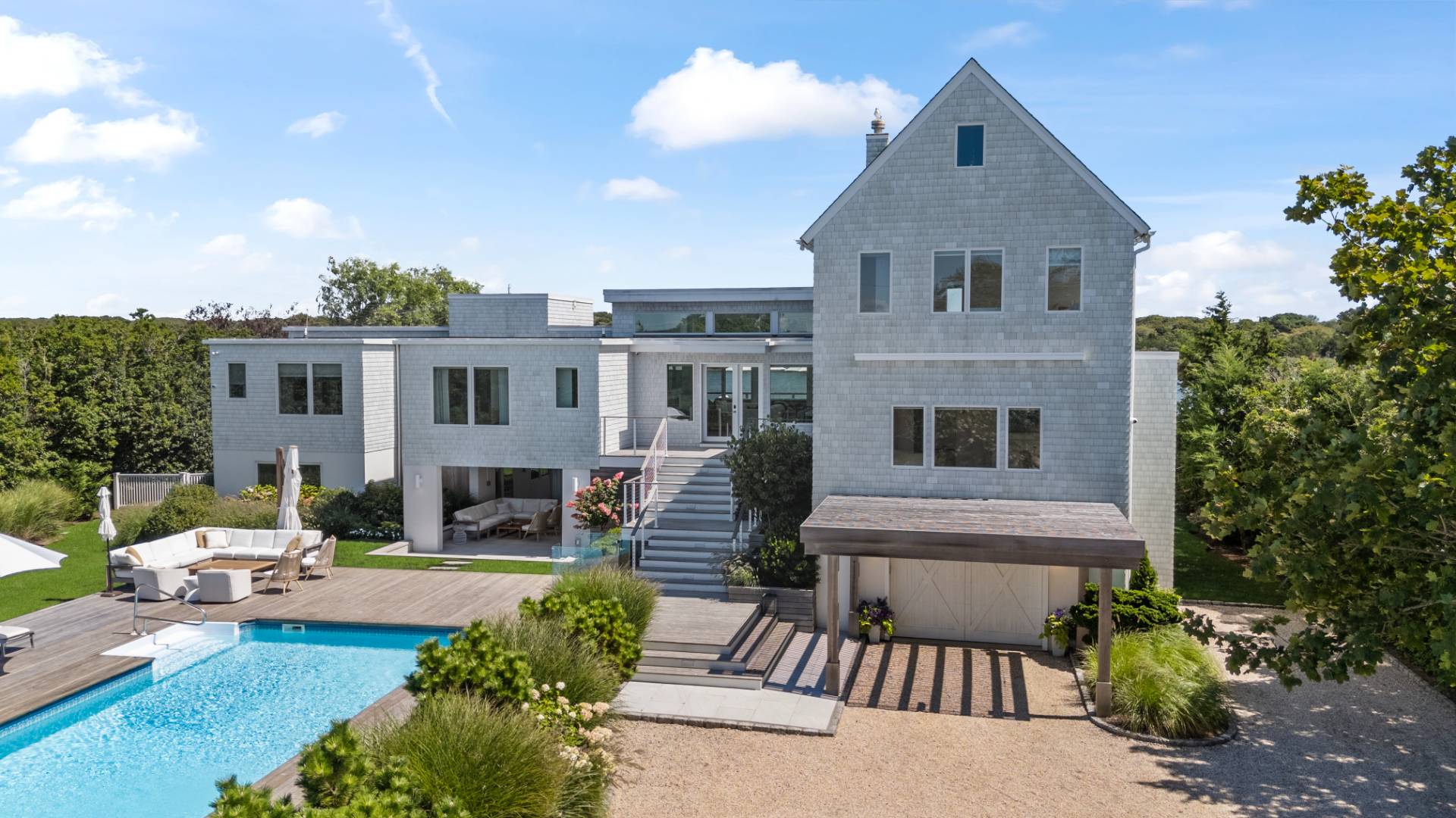 106 LITTLE NECK RD