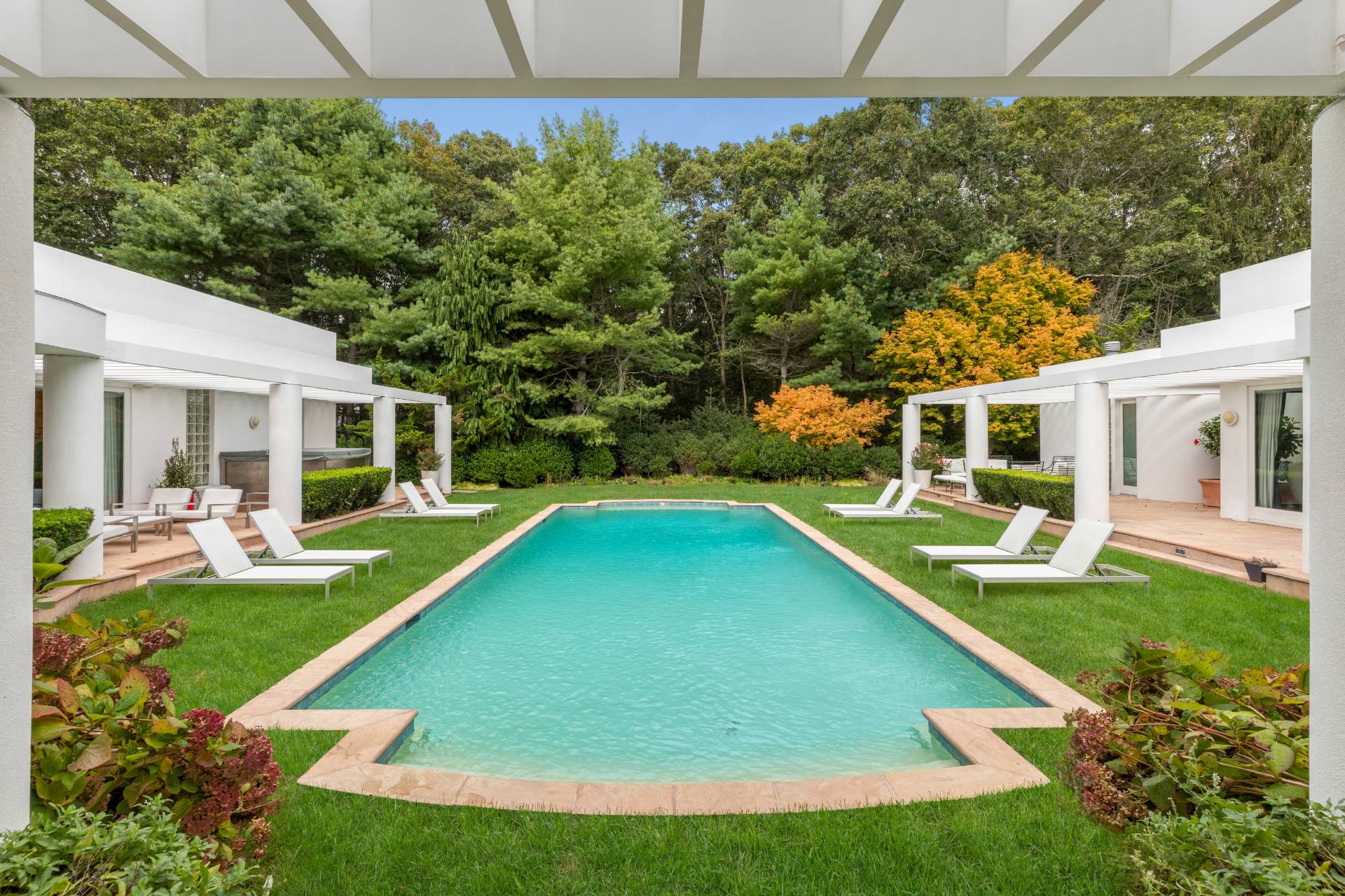 12 GLEN OAK CT
