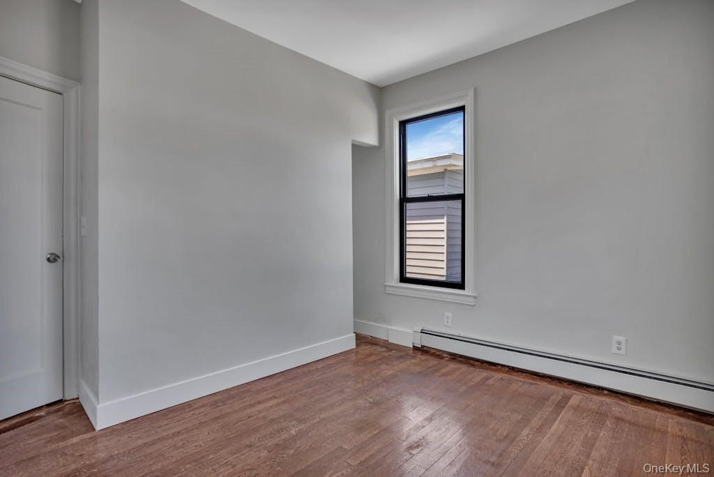 107 N Forest Avenue Unit: 2R