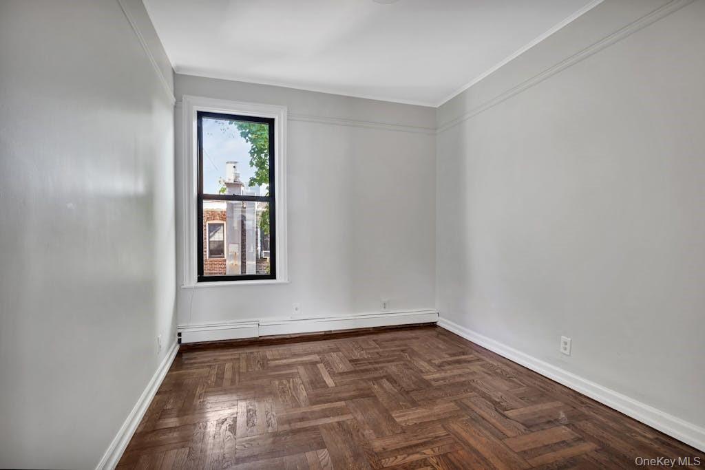 107 N Forest Avenue Unit: 2R