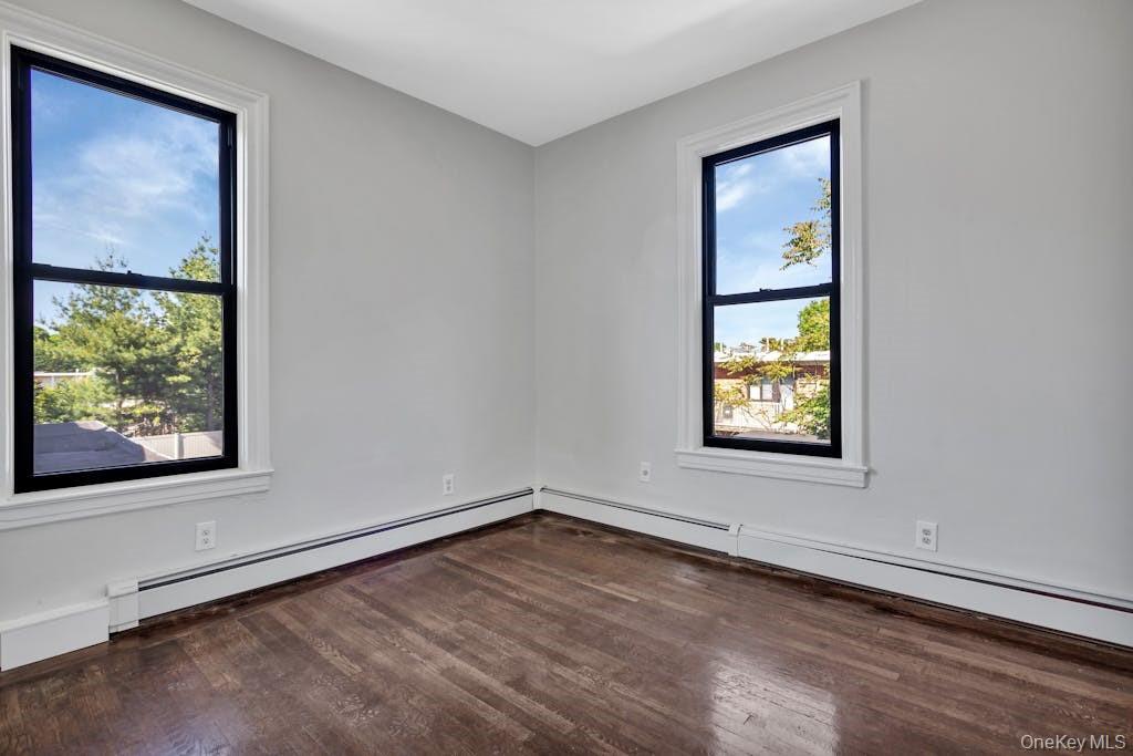 107 N Forest Avenue Unit: 2R