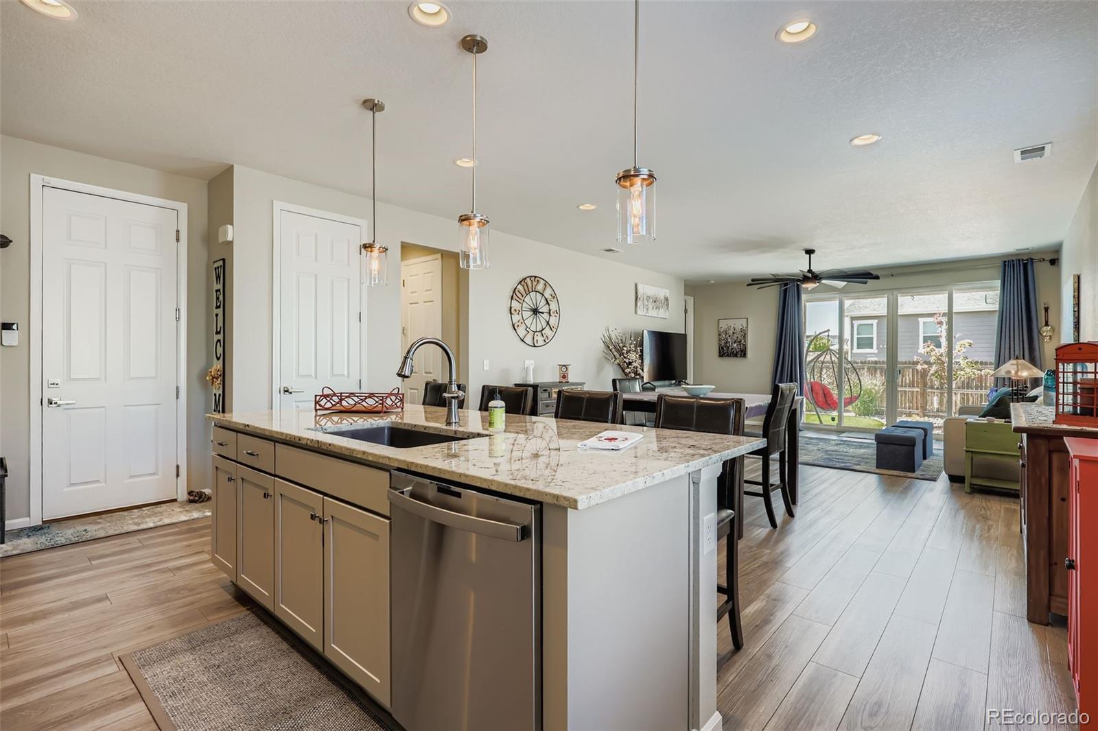 166 Vista Cliff Circle
