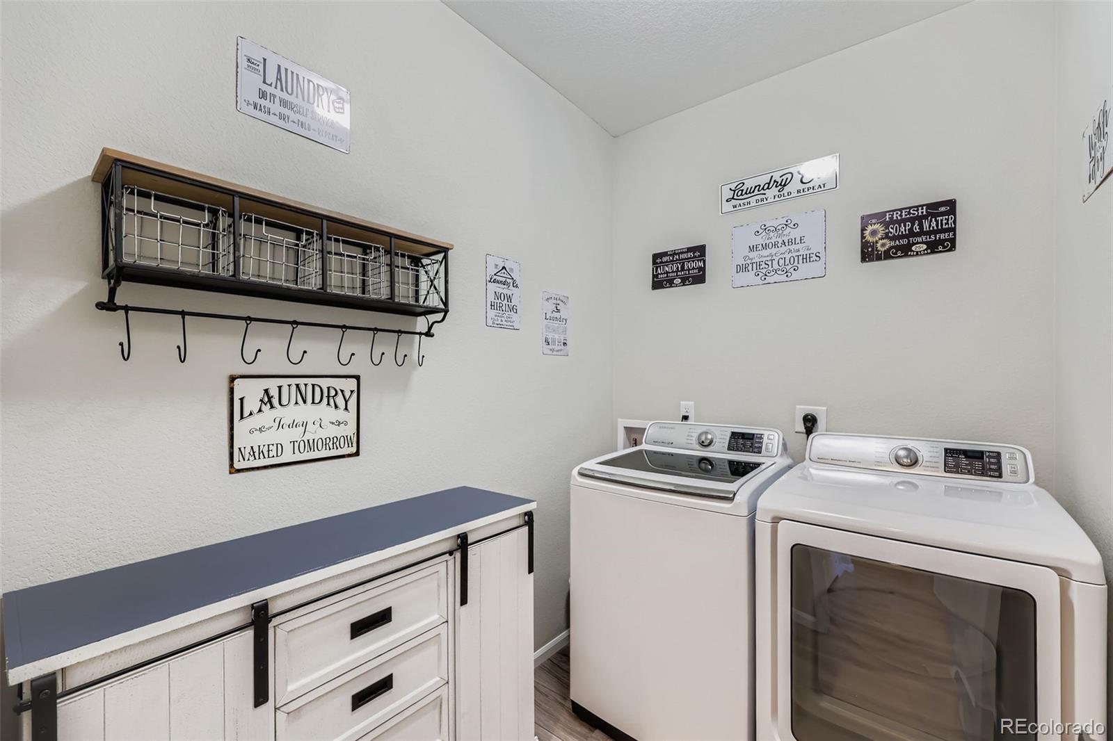 166 Vista Cliff Circle