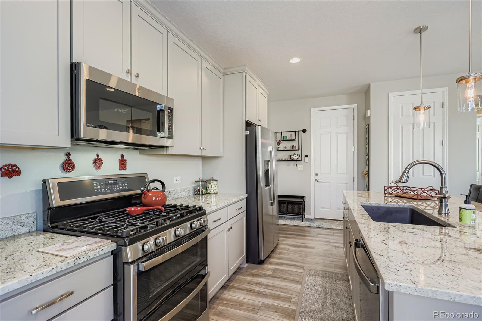 166 Vista Cliff Circle