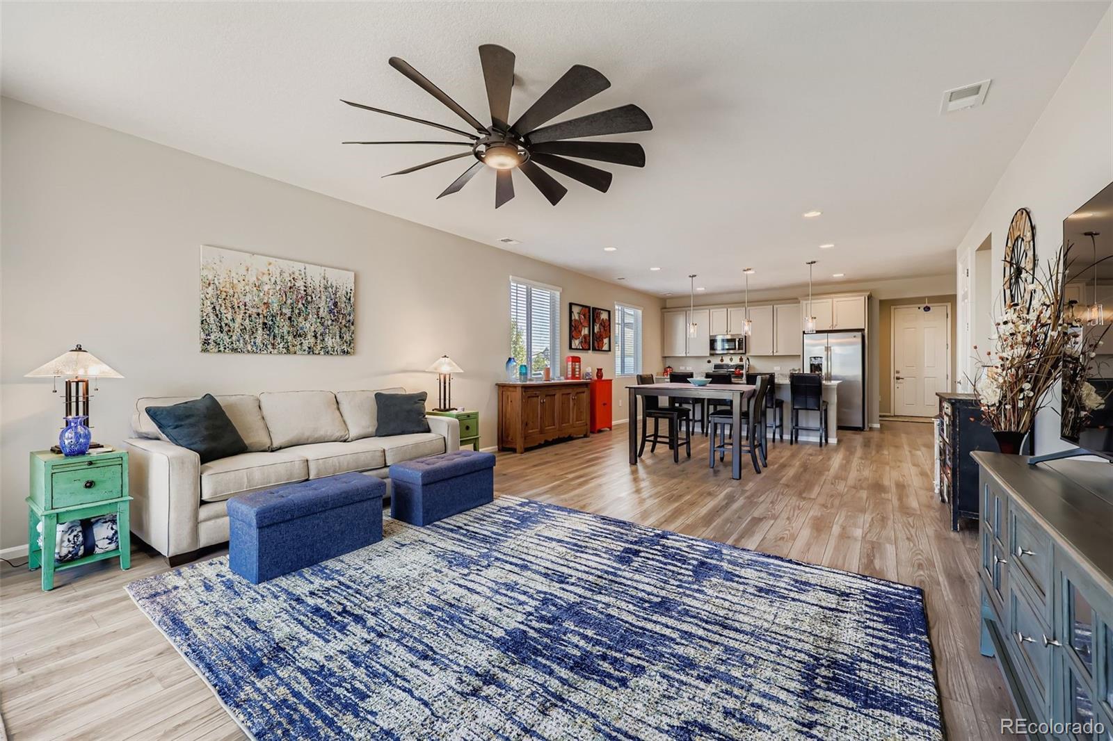 166 Vista Cliff Circle