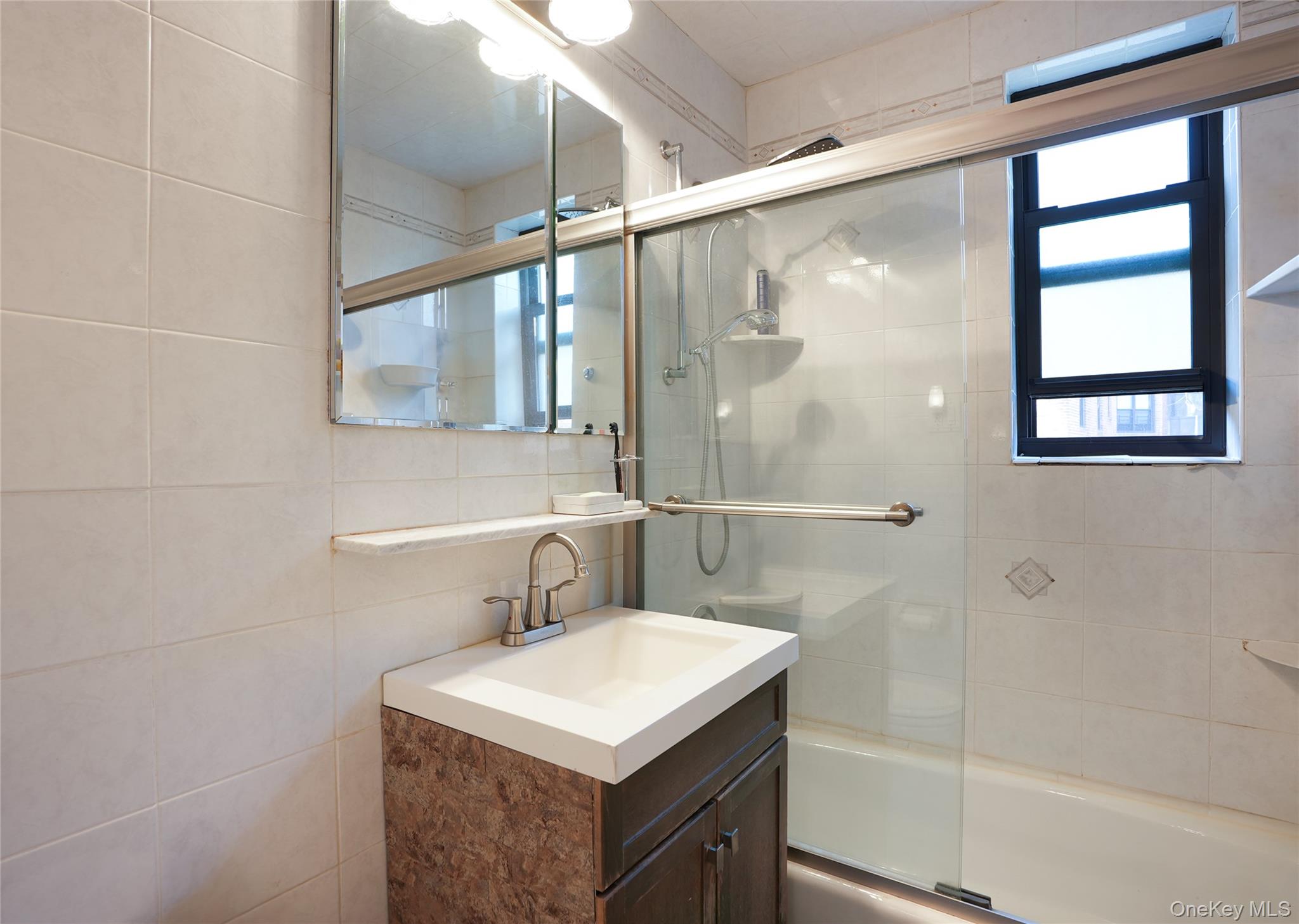 83-85 Woodhaven Boulevard Unit: 3M