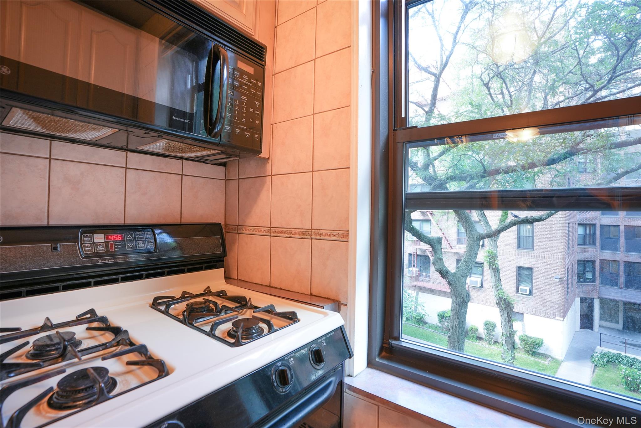 83-85 Woodhaven Boulevard Unit: 3M