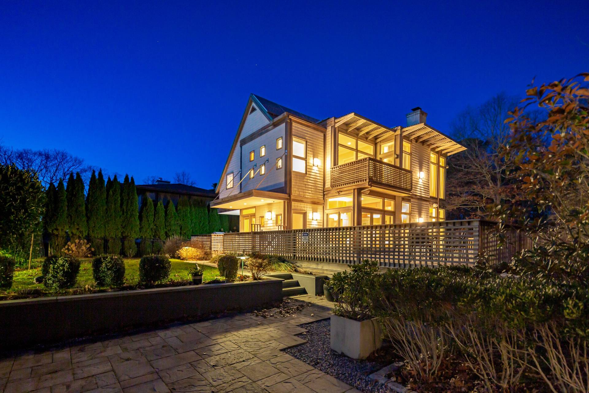 18 SPRING POND LN