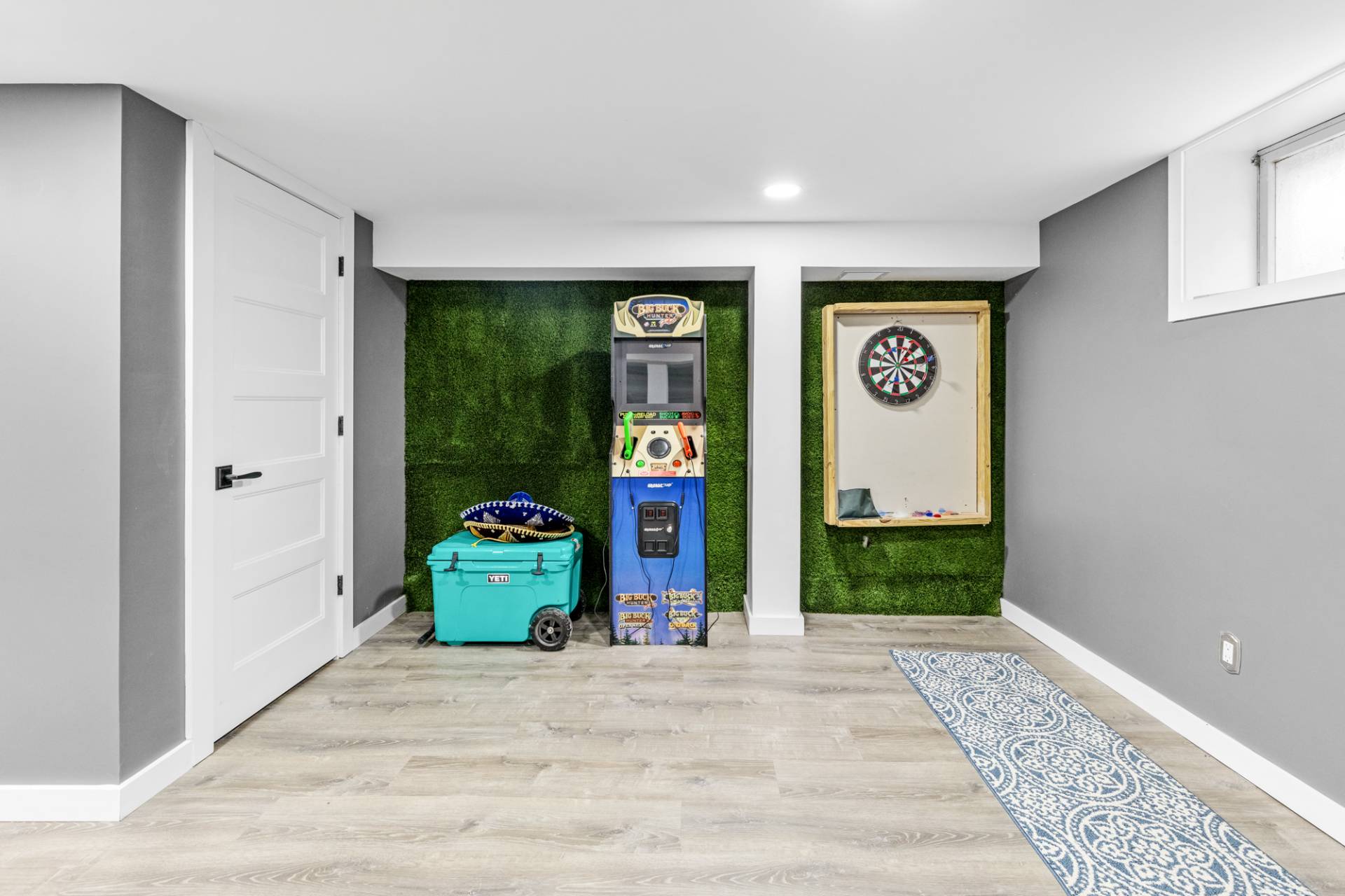 29 BLUE JAY WAY