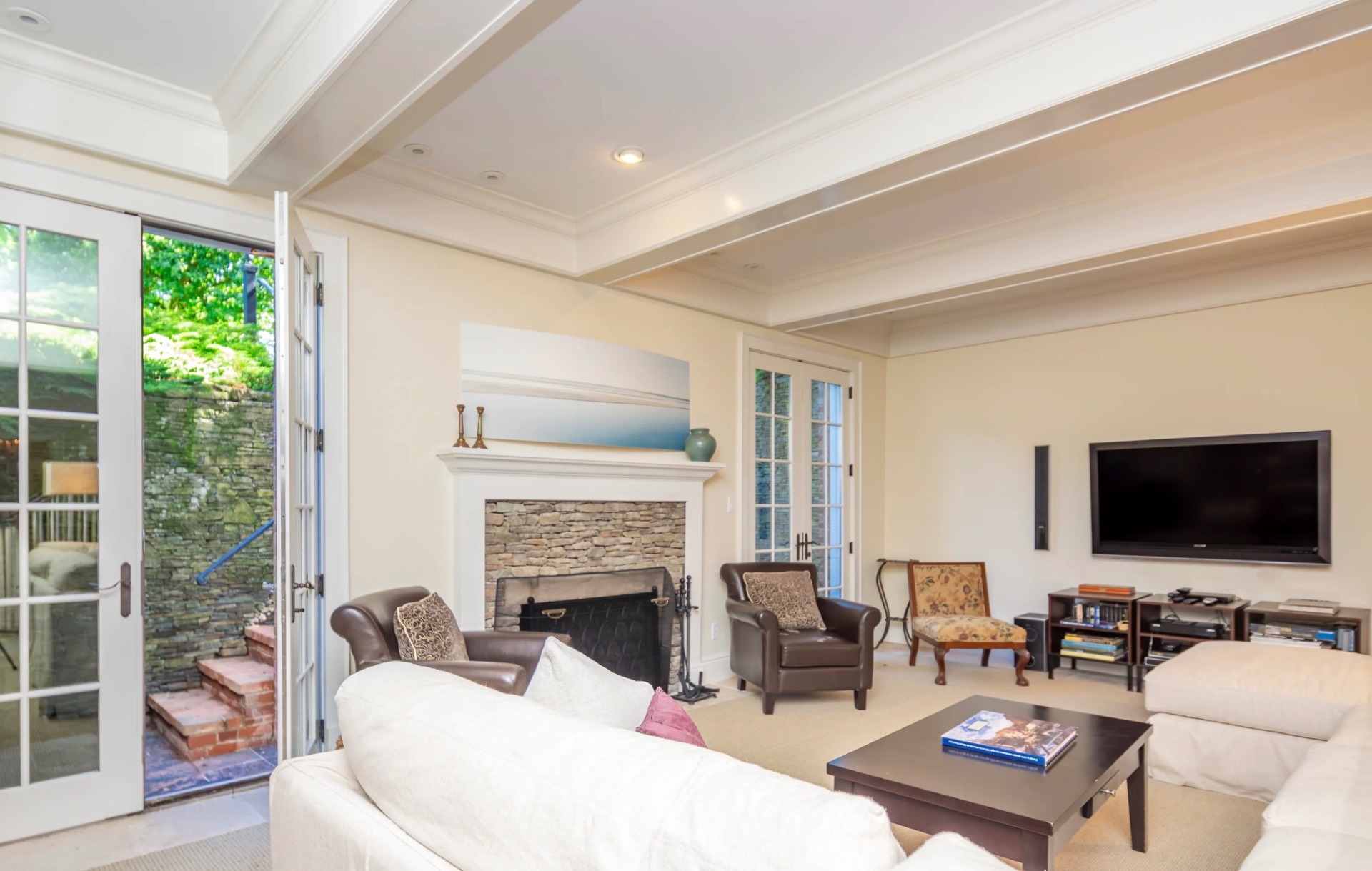 561 SAGAPONACK MAIN ST