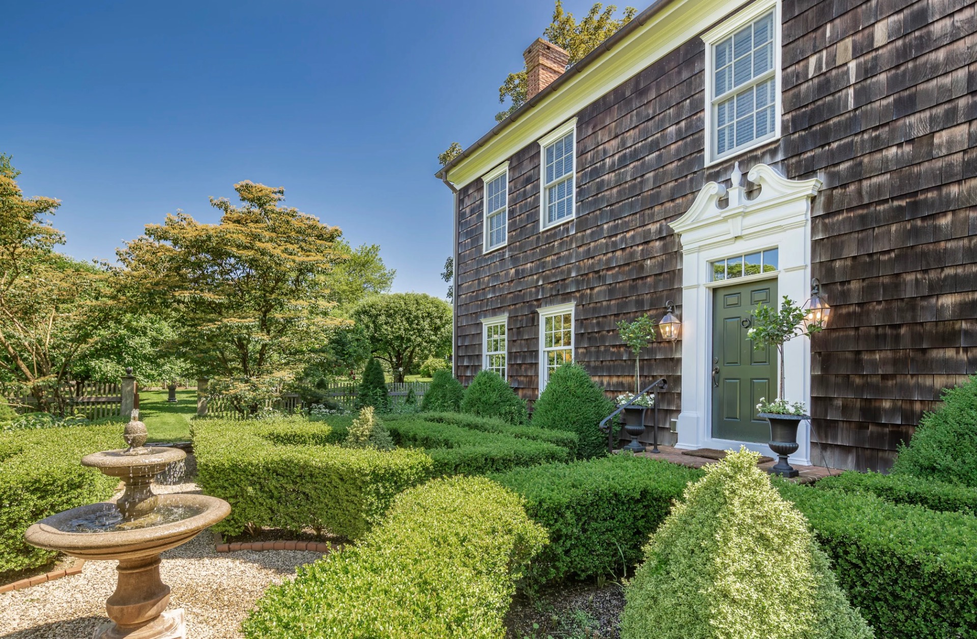 561 SAGAPONACK MAIN ST