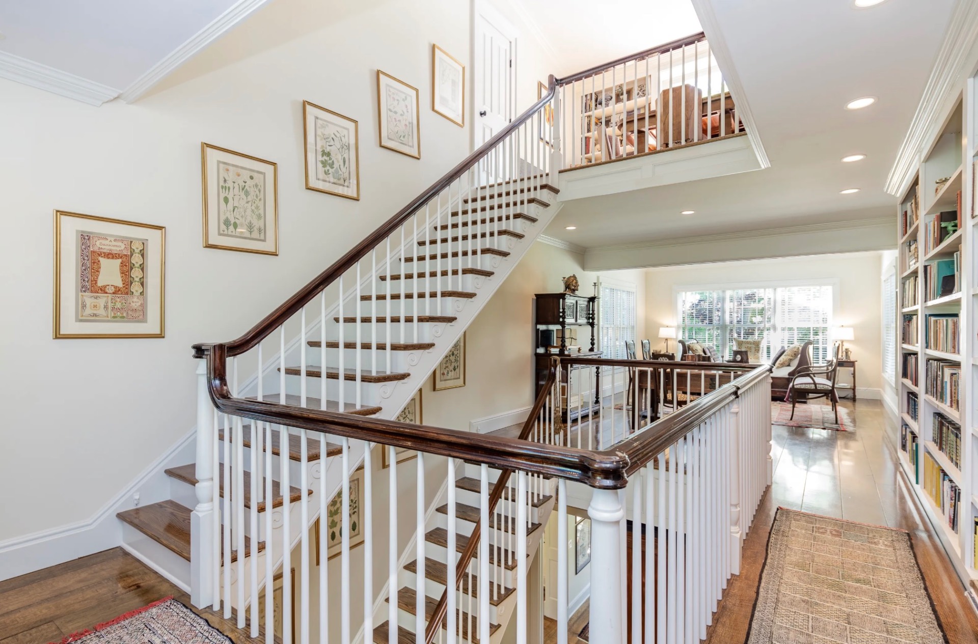 561 SAGAPONACK MAIN ST