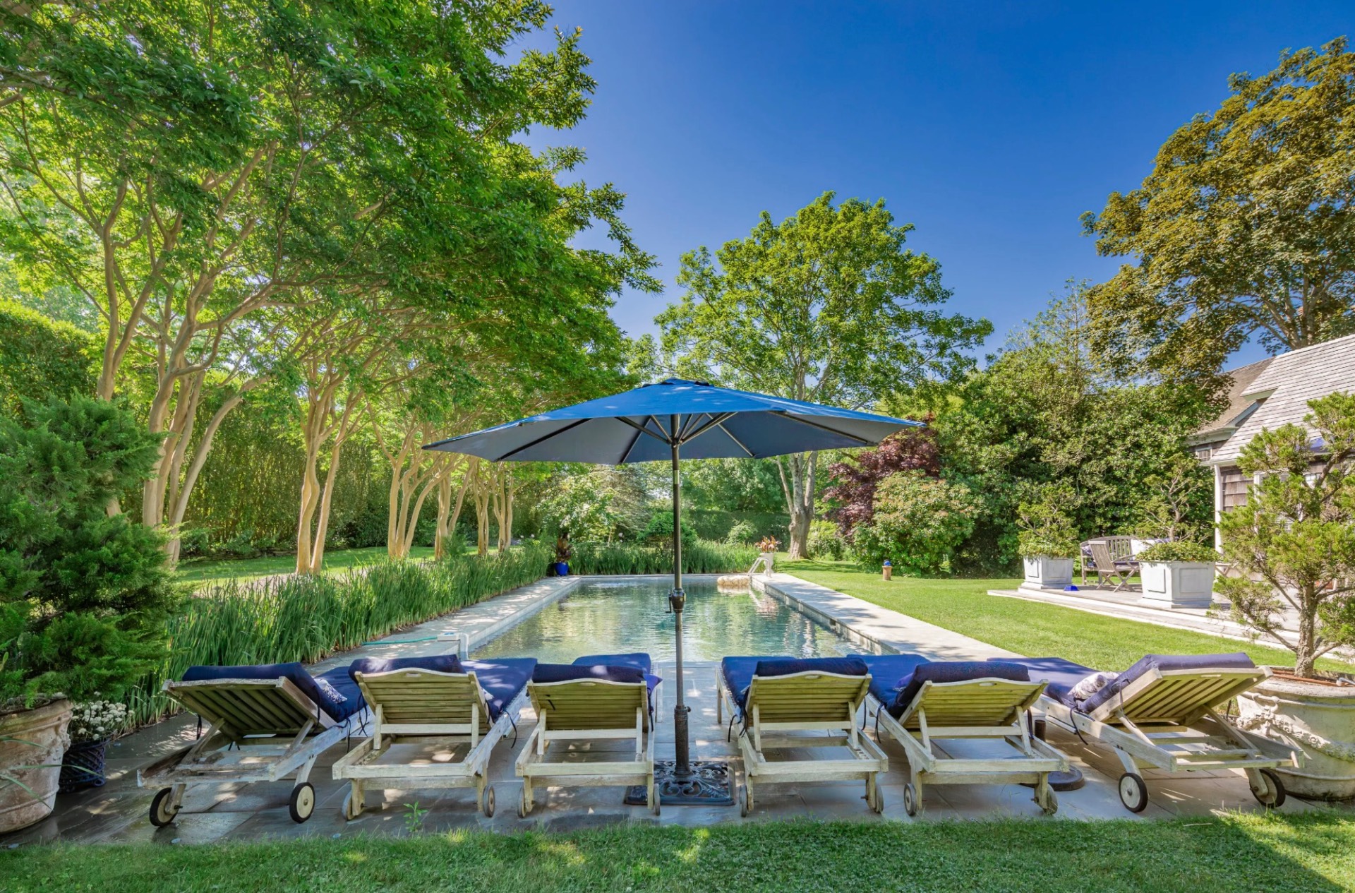 561 SAGAPONACK MAIN ST