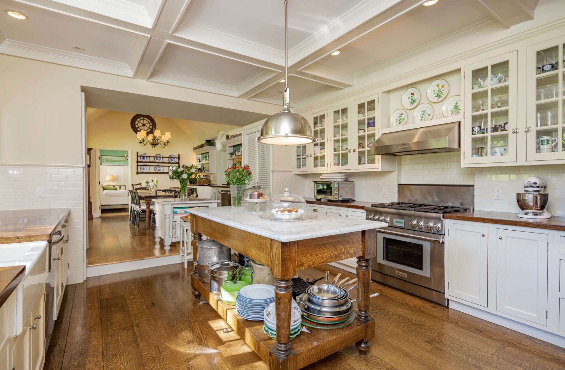 561 SAGAPONACK MAIN ST