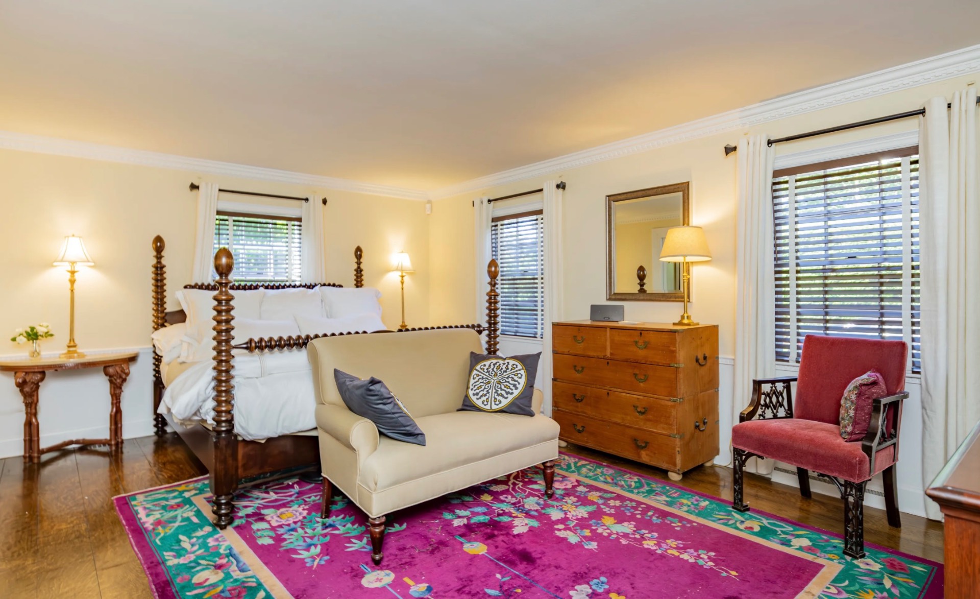 561 SAGAPONACK MAIN ST