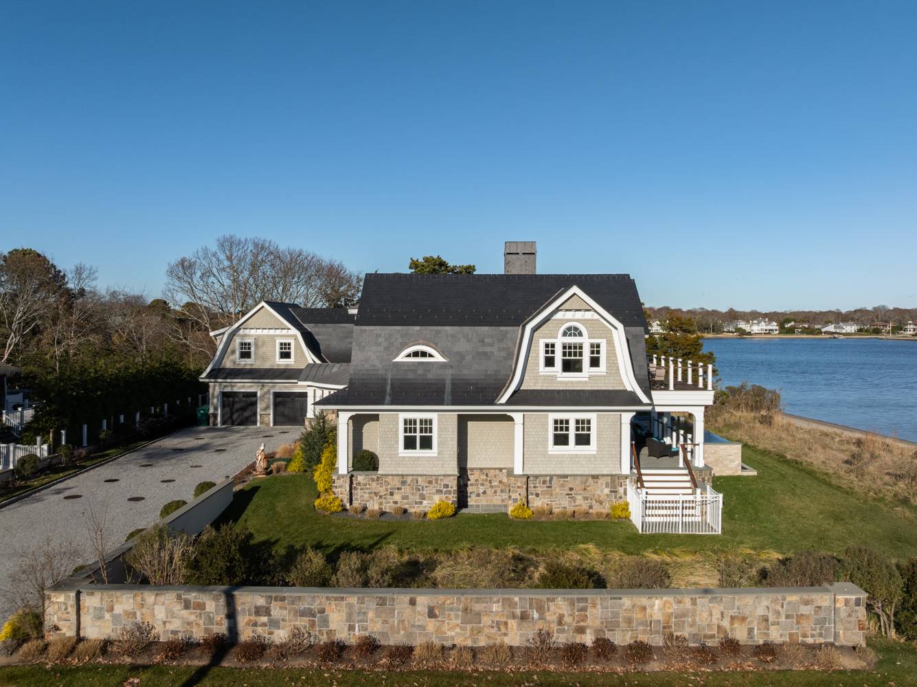 17 LUDLOW LN