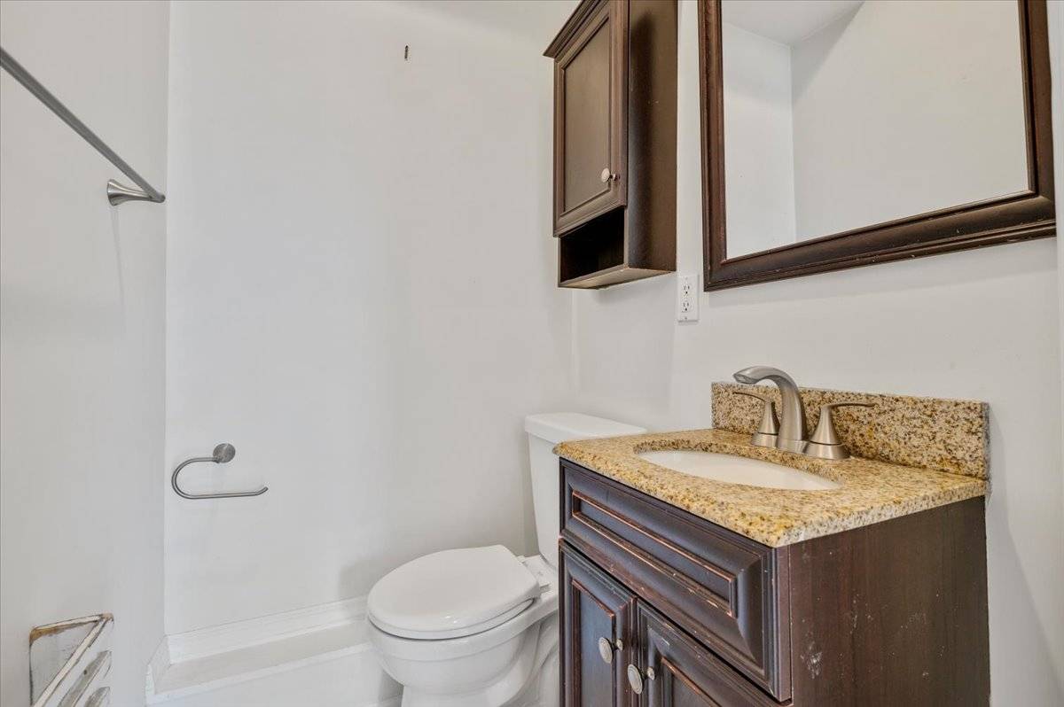 25A GARDNERS LN