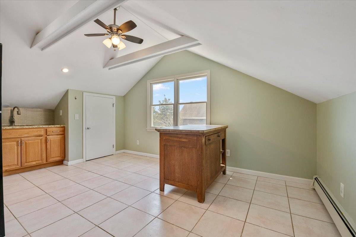 25A GARDNERS LN