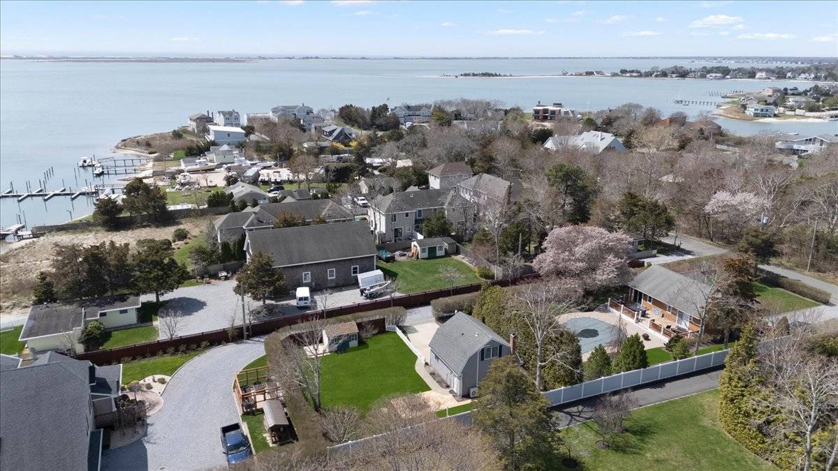 25A GARDNERS LN