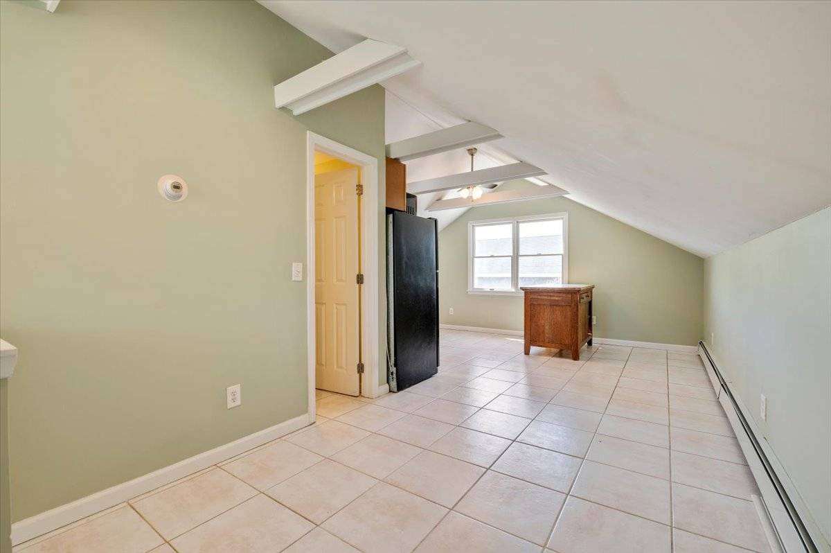 25A GARDNERS LN