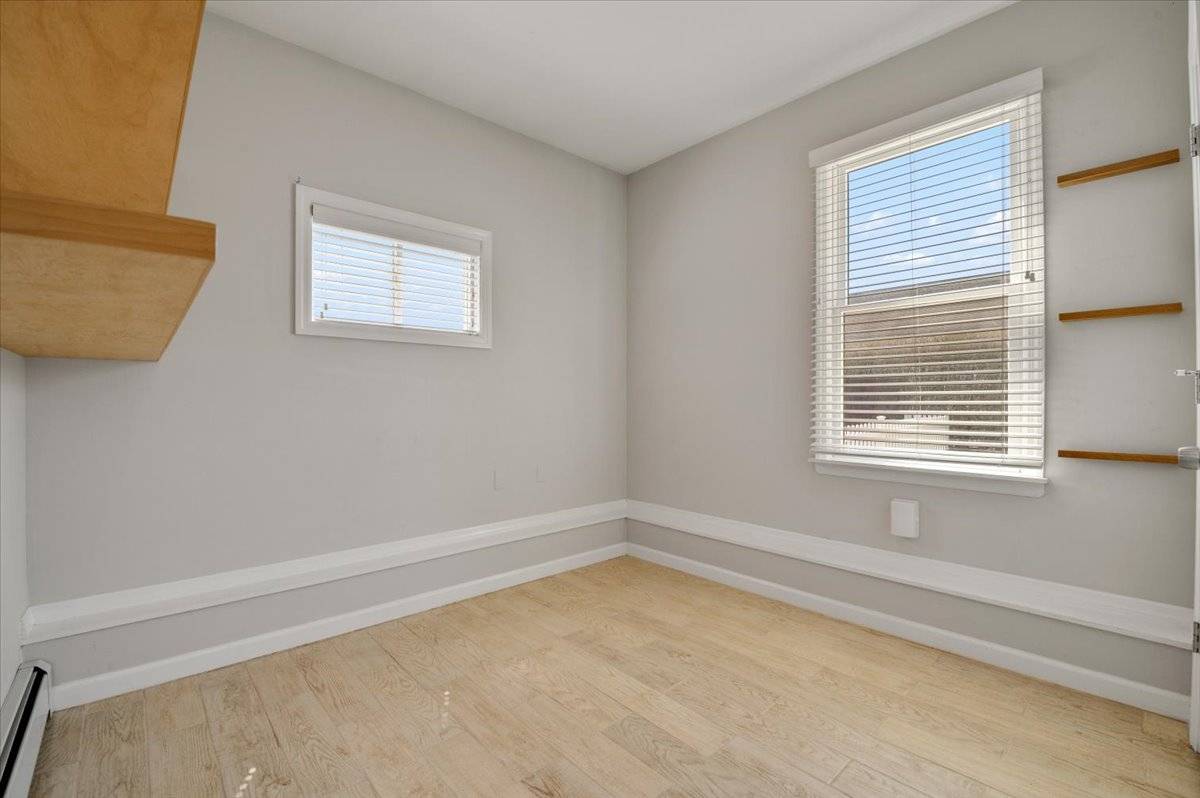 25A GARDNERS LN